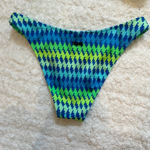 Triangl bikini set - Picture 3 of 3